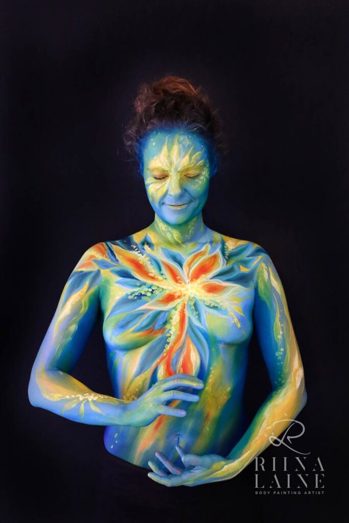 Empowering body painting | Voimauttava vartalomaalaus by artist Riina Laine